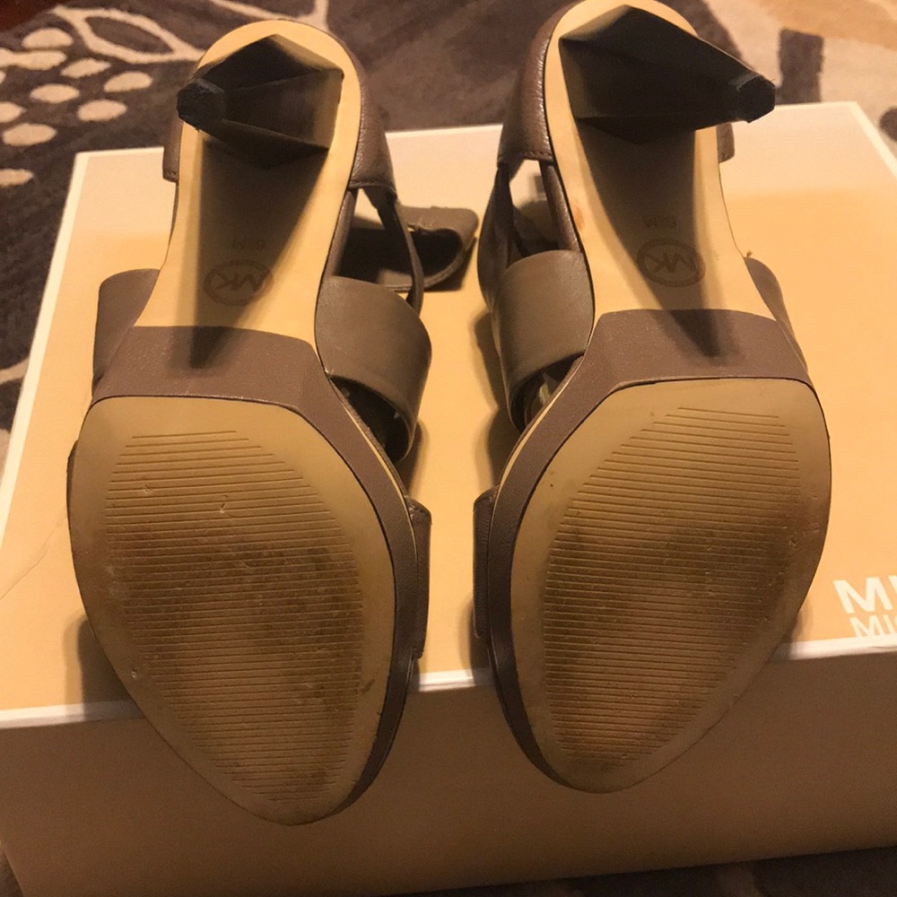 Michael Kors Zip Back - image 4